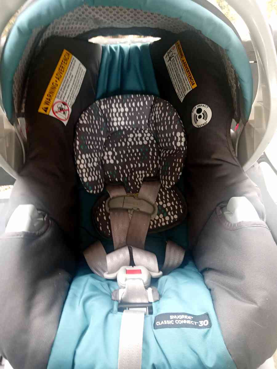GRACO CAR SEAT AND BASE - Cleveland, Tennessee - FleaMarketBay