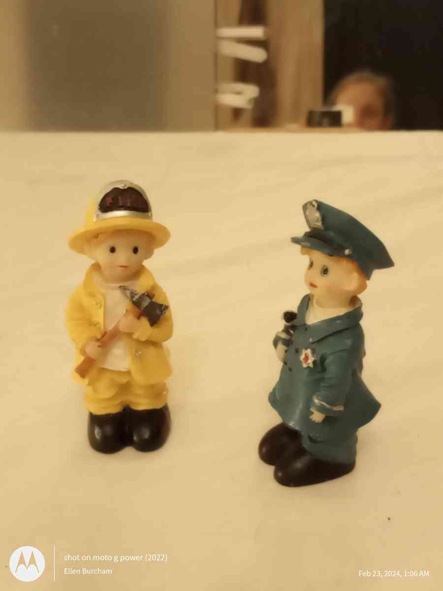 police officr and fire fighter figurines - Salisbury, North Carolina - FleaMarketBay