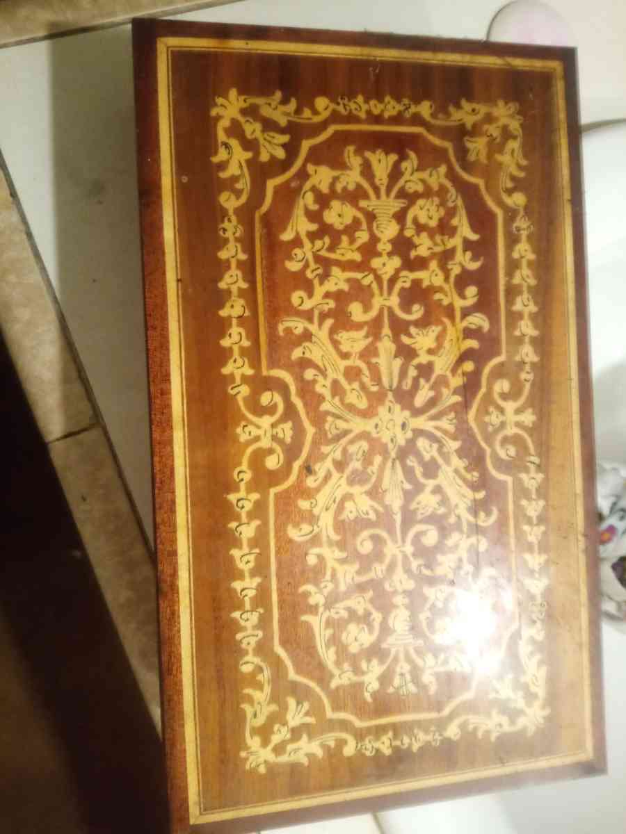 vintage jewelry box wood beautiful red velvet inside - Torrance, California