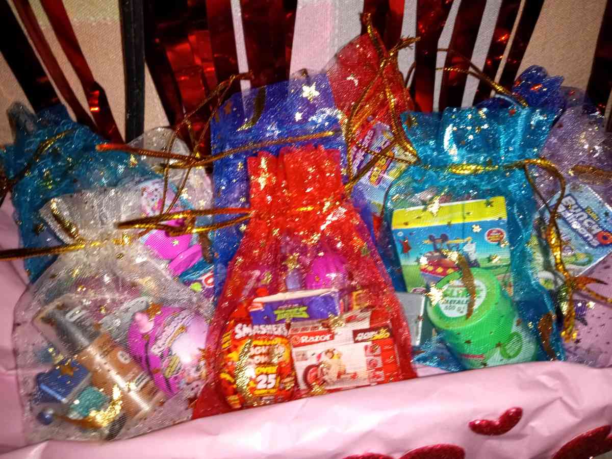 Expressive Fun and Collectable Unique Magnets - Newberg, Oregon - FleaMarketBay