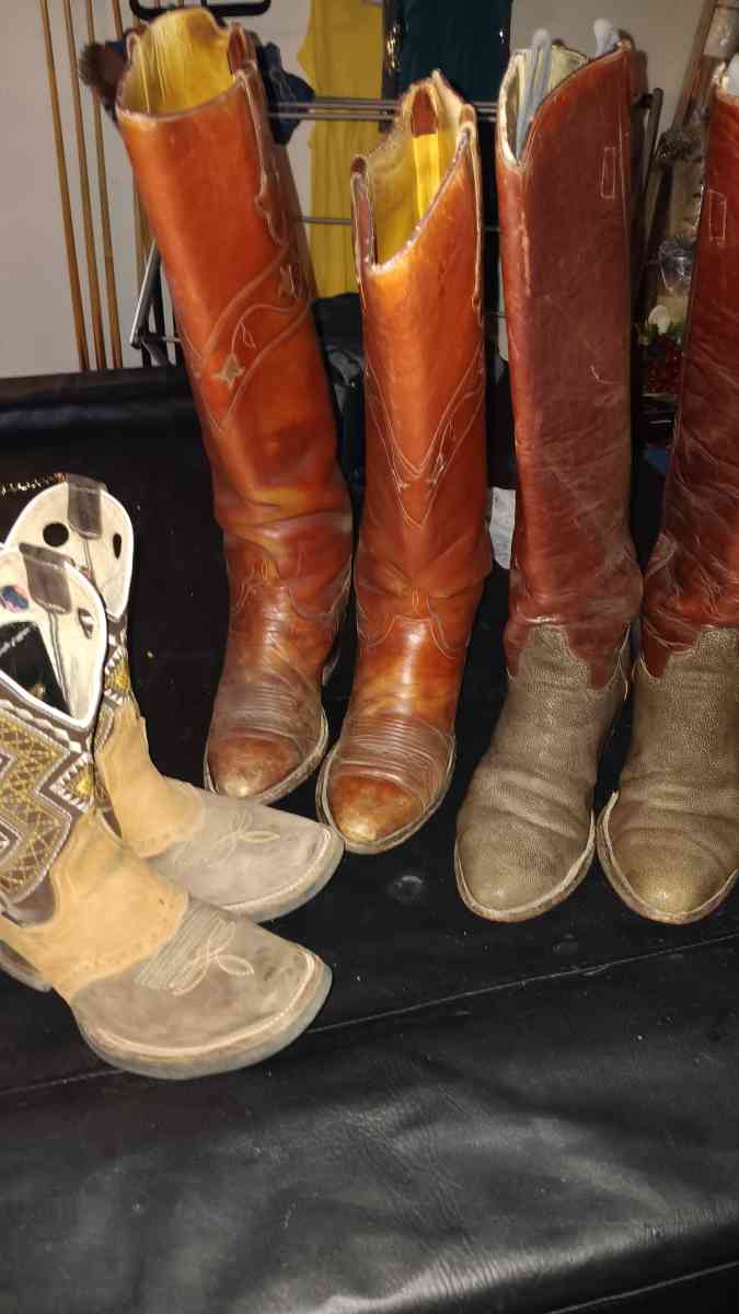 mans boots - Pima, Arizona - FleaMarketBay