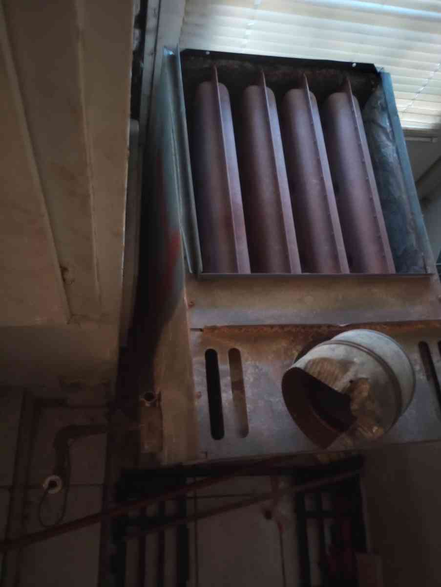 Hot water tank and Furnace - Detroit, Michigan - FleaMarketBay