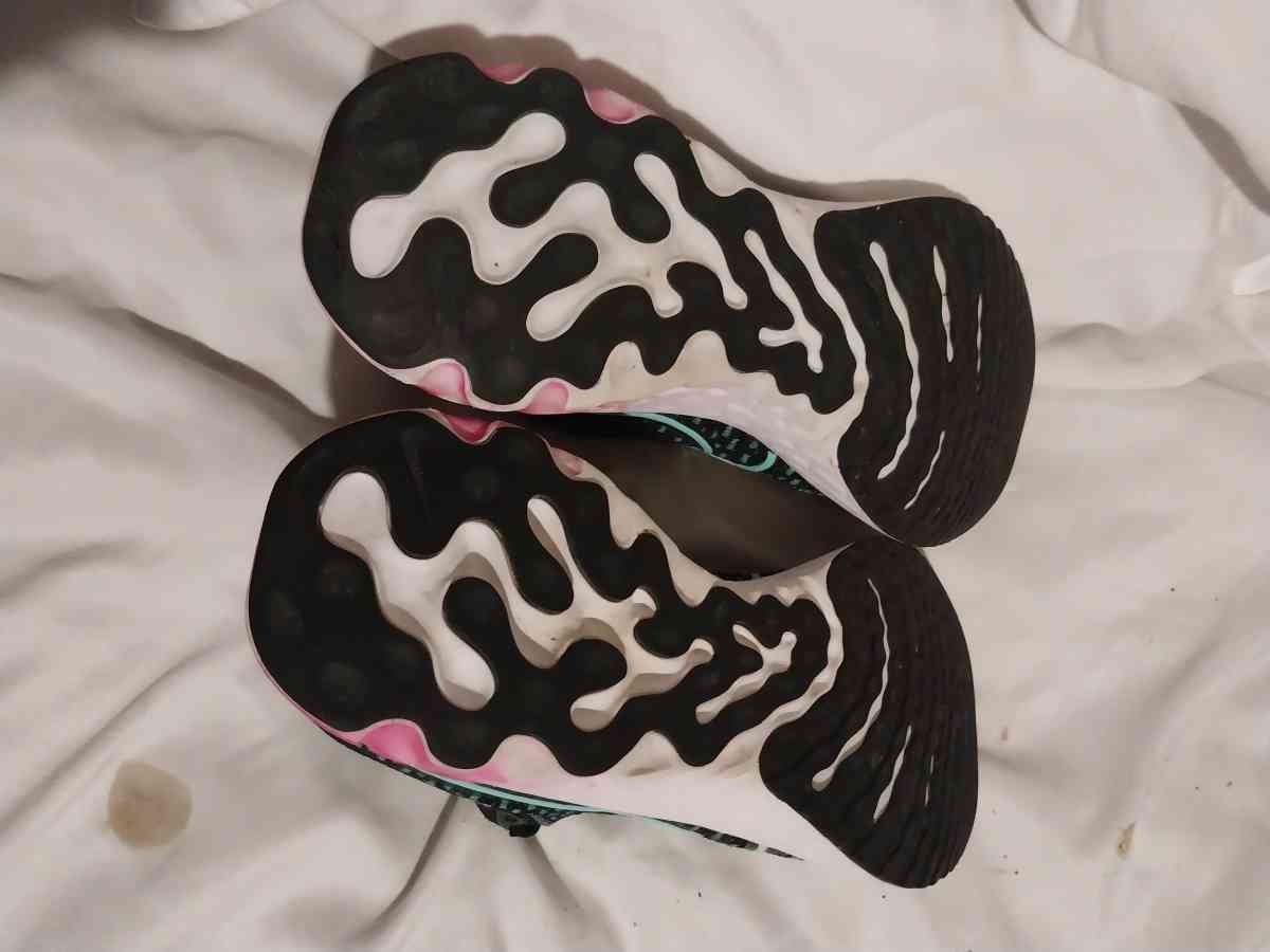 nike Retreat infinity size 7 half mens - Mount Orab, Ohio - FleaMarketBay