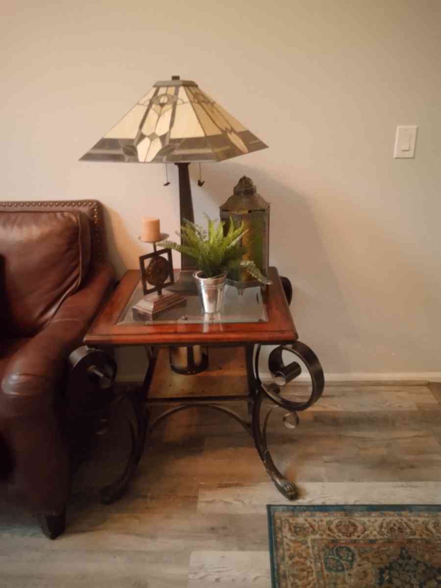 Table Set - Alpine, Arizona - FleaMarketBay