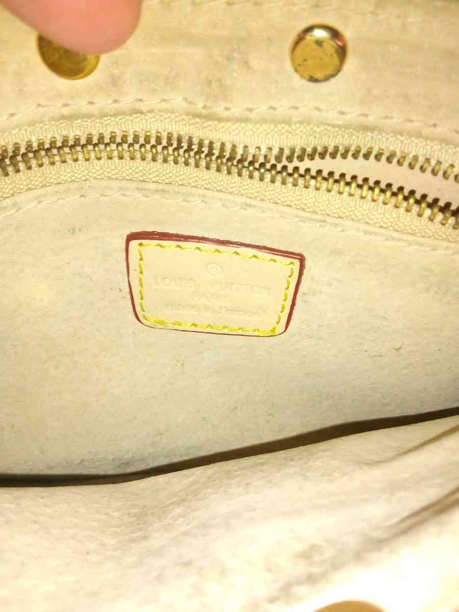 Louis Vuitton - Morgantown, West Virginia - FleaMarketBay