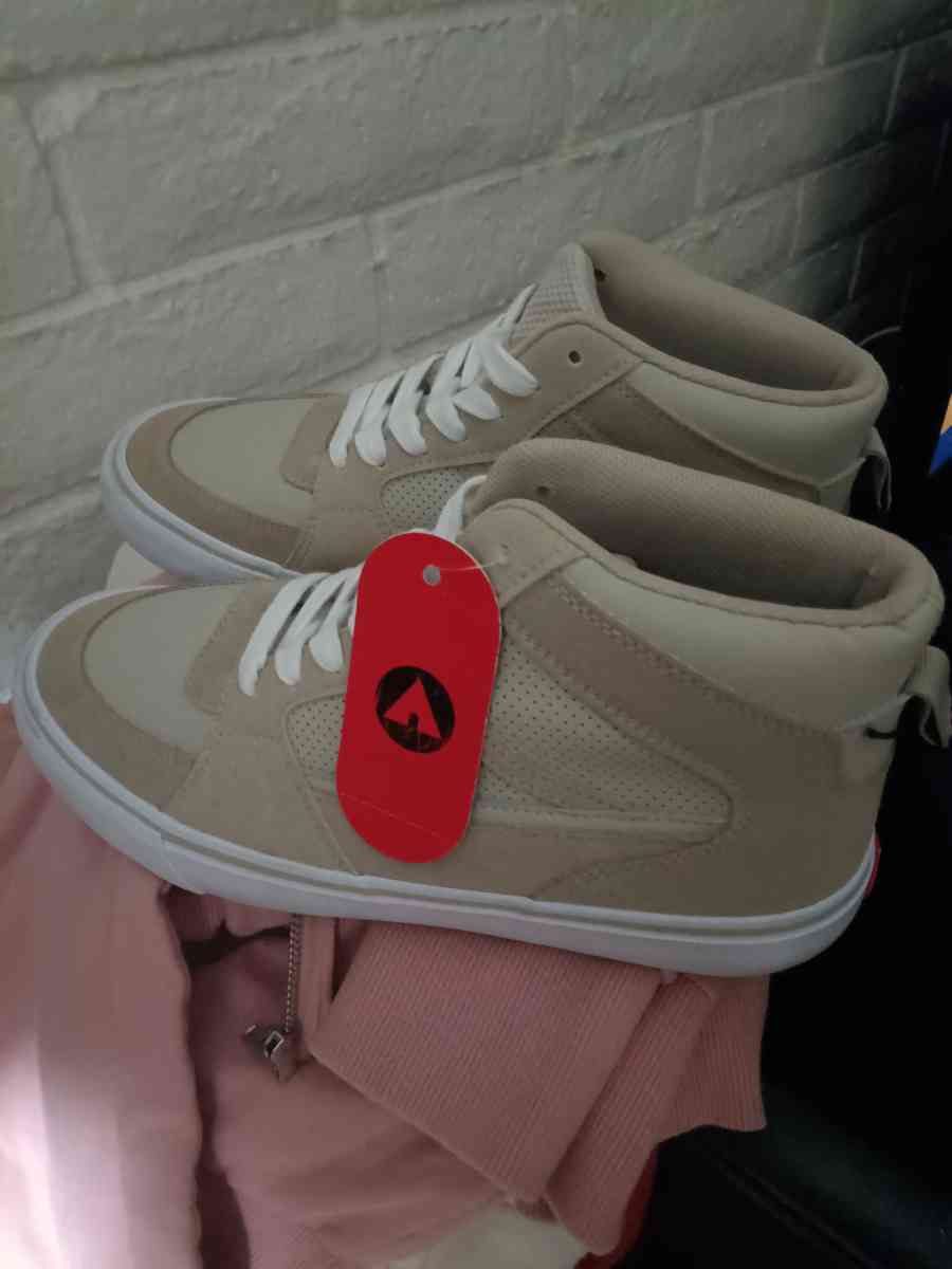 Nike shoe brands new - Phoenix, Arizona - FleaMarketBay