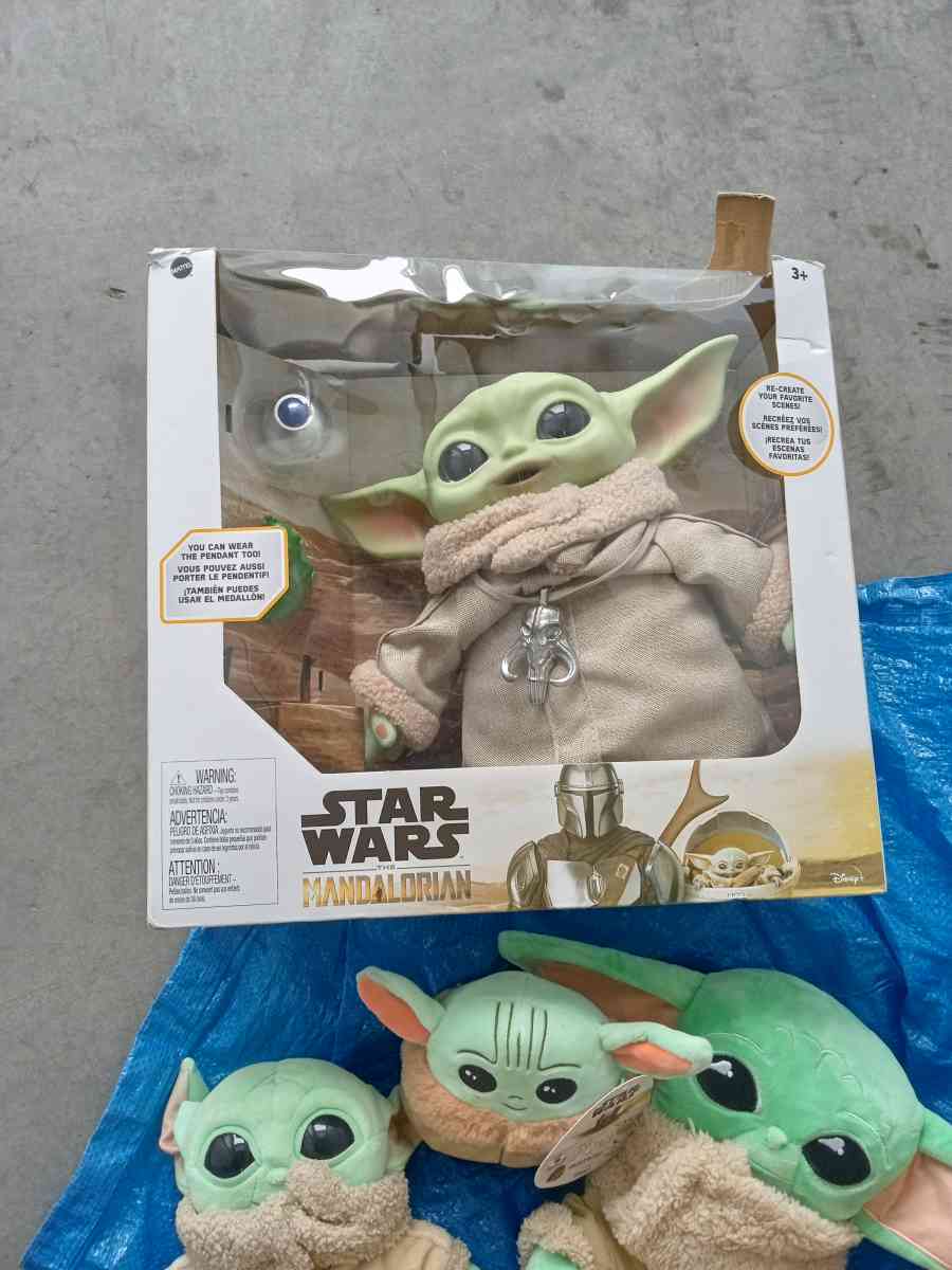 the Star wars the Mandalorian and 3 extras new - Folsom, California