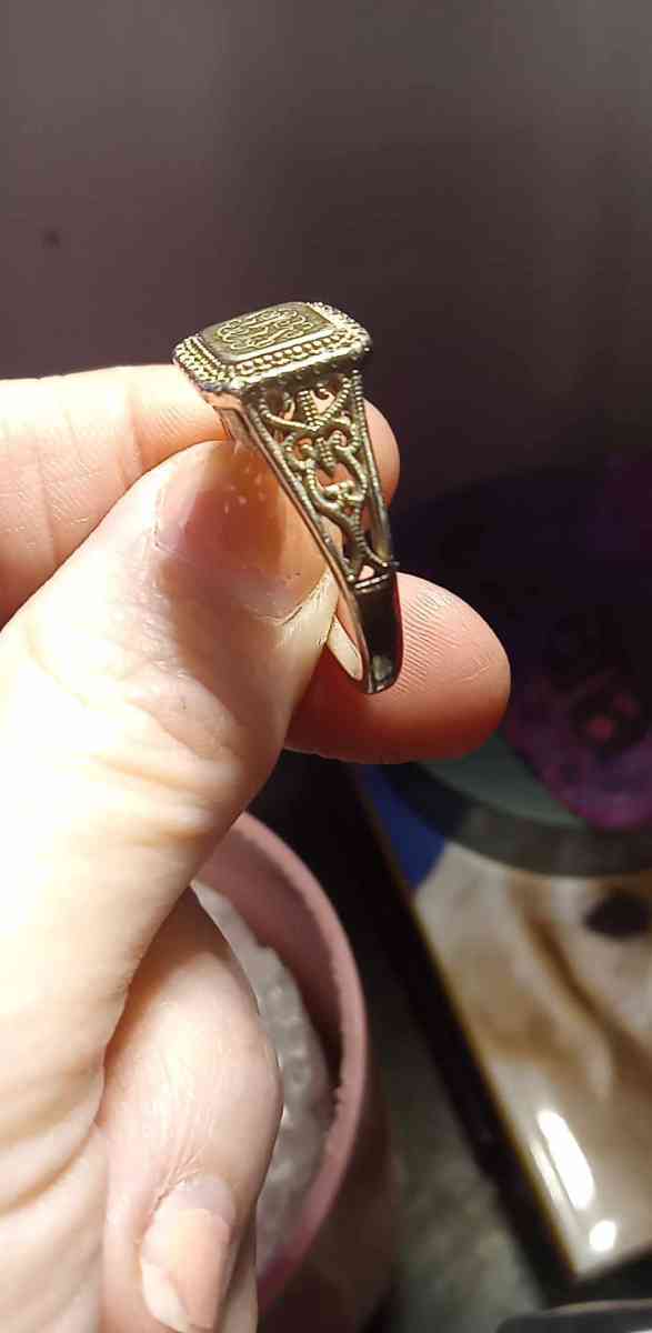 Initial Ring - Gonzales, Louisiana - FleaMarketBay