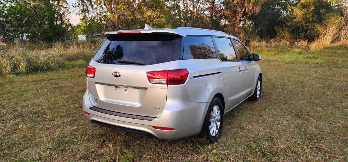 kia Sedona 2017 - Orlando, Florida - FleaMarketBay