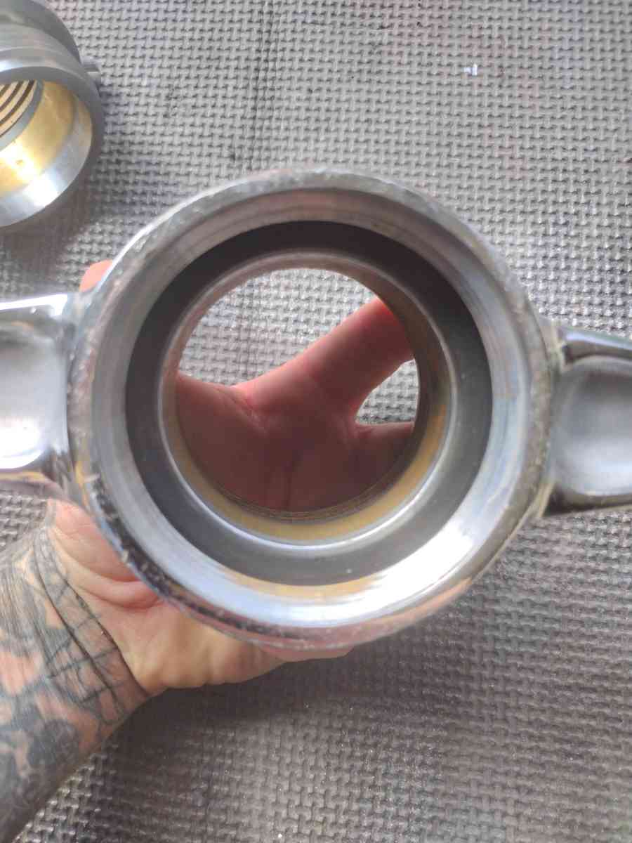 AKRON BFG TWO N A HALF inch Hydrant adapter - Katy, Texas - FleaMarketBay