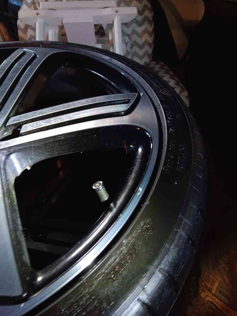 tires - Milwaukee, Wisconsin - FleaMarketBay