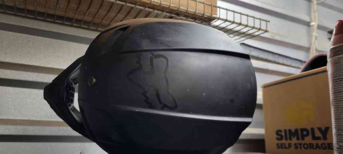 Fox racing helmet - Houston, Texas - FleaMarketBay