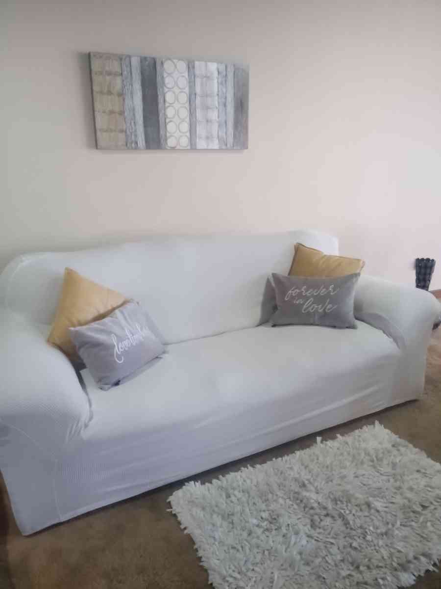 a threepiece couch set comes in gold I have a white covering - Ephrata, Pennsylvania - FleaMarketBay