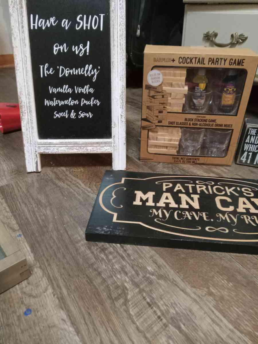 pictures dresser vase tables - Omaha, Nebraska - FleaMarketBay