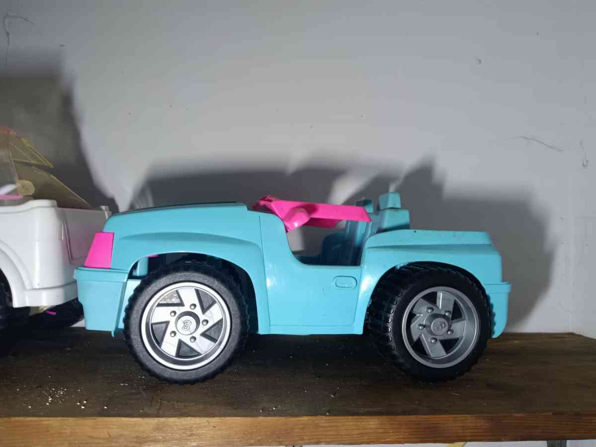 barbie cars and accessories - Montesano, Washington - FleaMarketBay