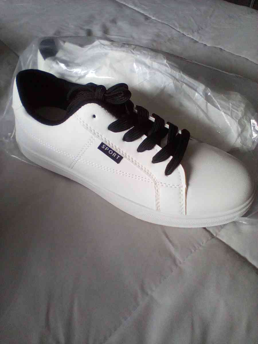 brand New Tennis Shoes - Las Vegas, Nevada - FleaMarketBay