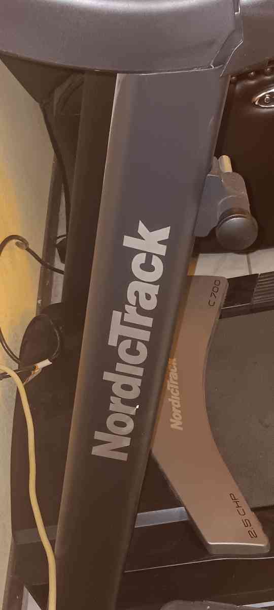 NordicTrack Treadmill c700 - Crowley, Texas - FleaMarketBay