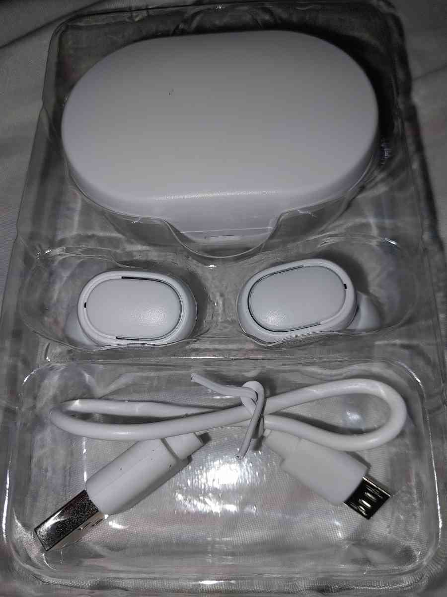 True Wireless Earbuds - Charlotte, North Carolina