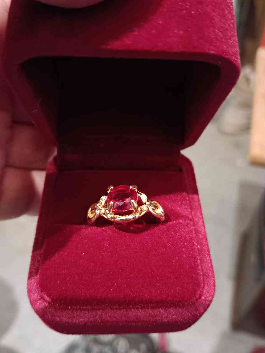 Ladys rings - Lake City, Florida - FleaMarketBay