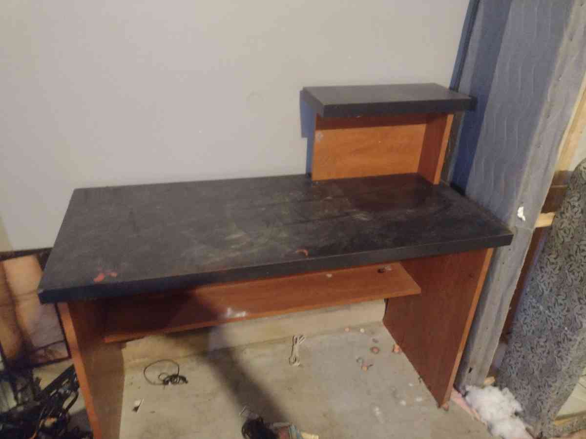 Office Desk - San Antonio, Texas - FleaMarketBay