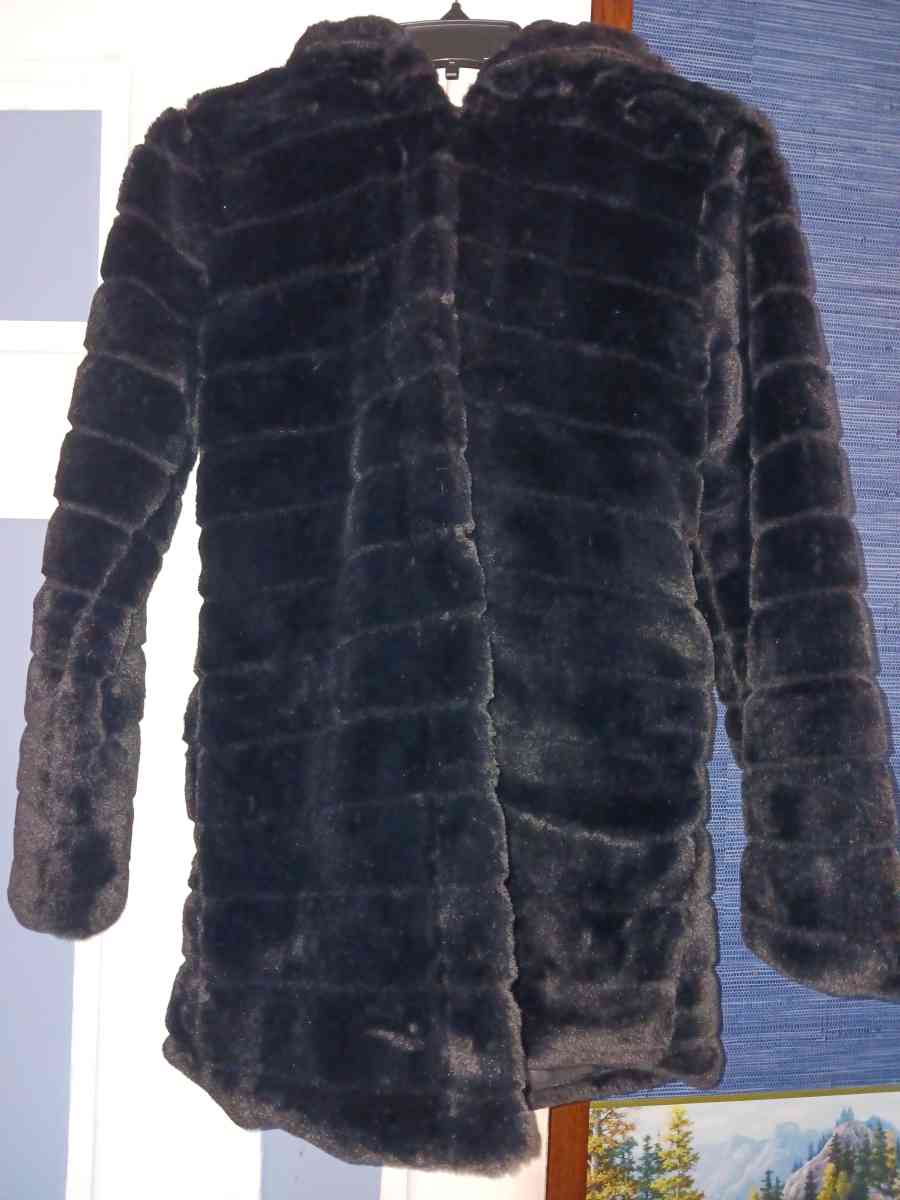 Faux Fur Womens Coat - Middleburg, Pennsylvania