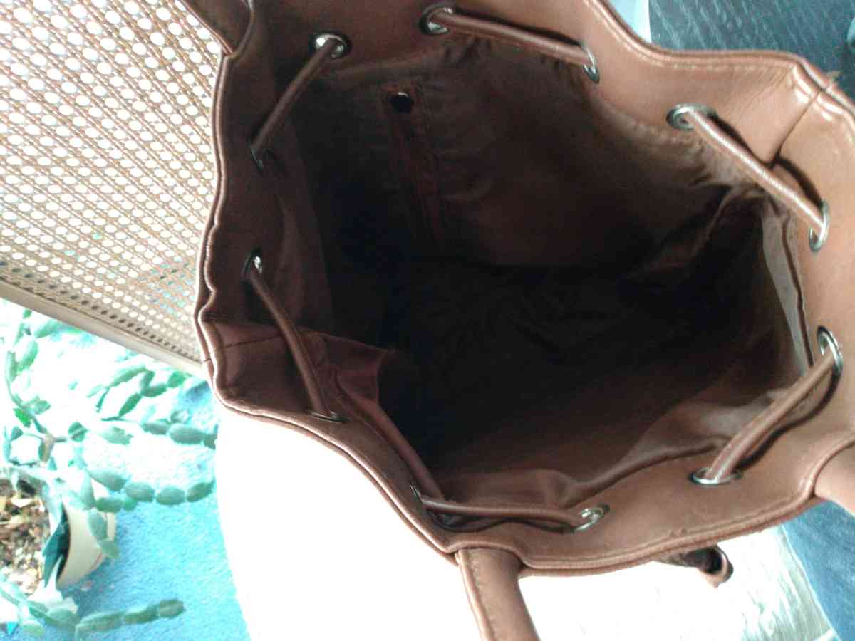 Leather Coach bag with over shoulder strap - Cincinnati, Ohio - FleaMarketBay
