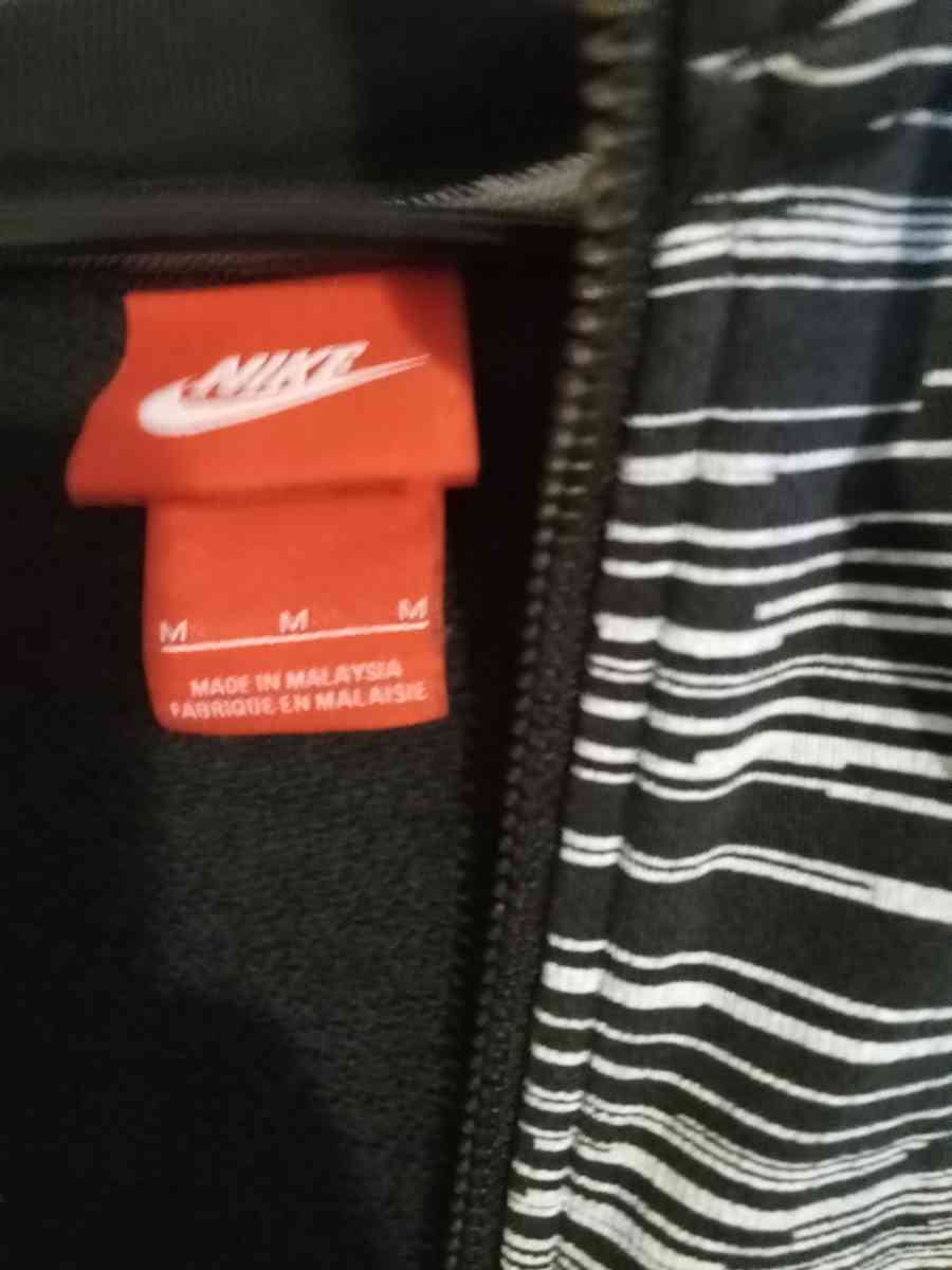 Mens Nike Zebra Zip up - Croydon, Pennsylvania - FleaMarketBay