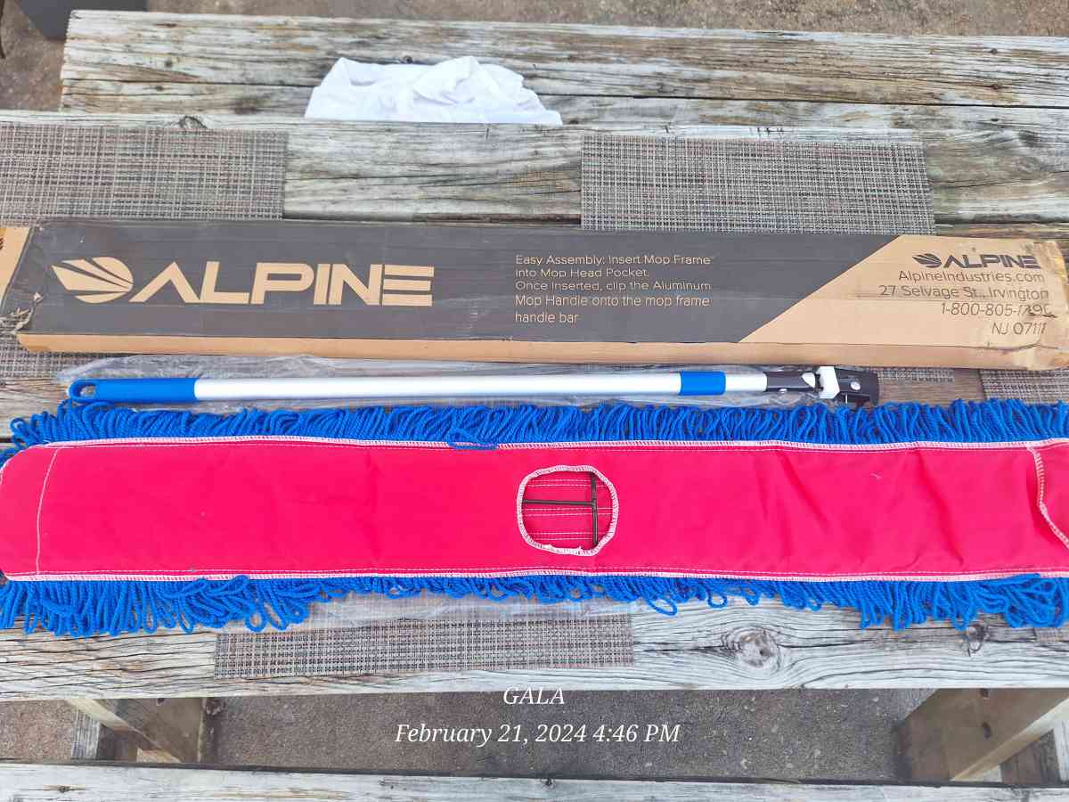Alpine 48in Dust mop brand new - Austin, Texas