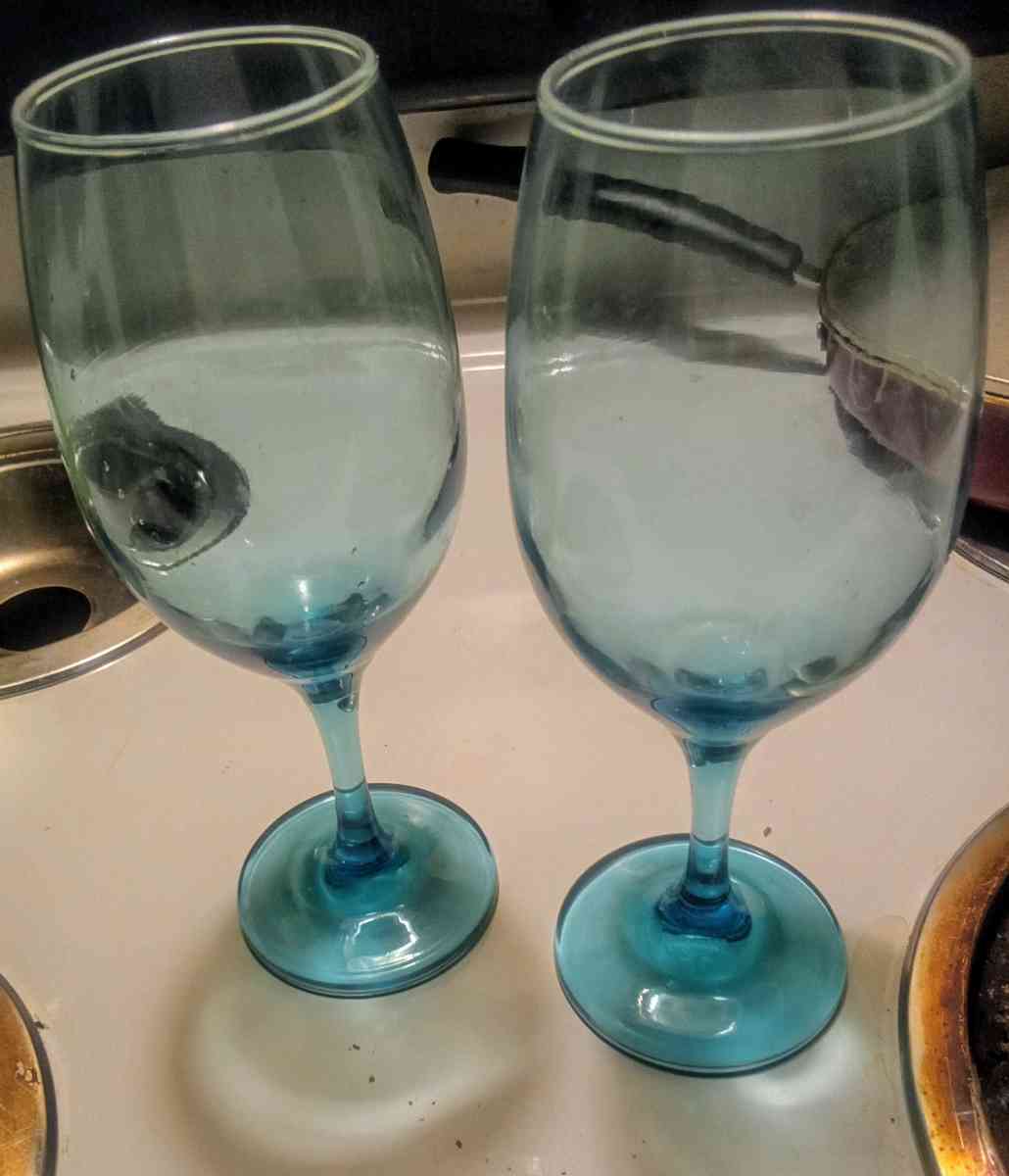 Wine glasses - Ontario, New York - FleaMarketBay