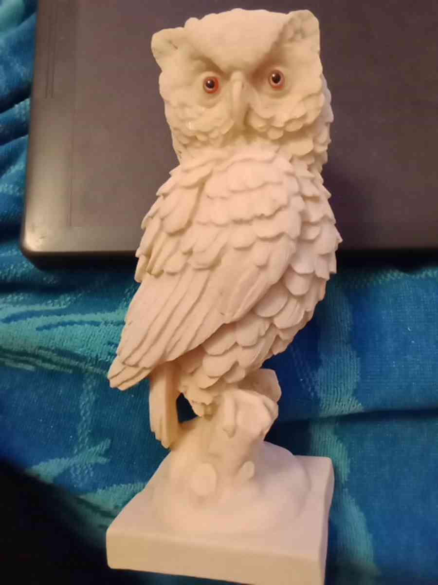 Alabaster carved figurine white owl w red eyes - Muskogee, Oklahoma
