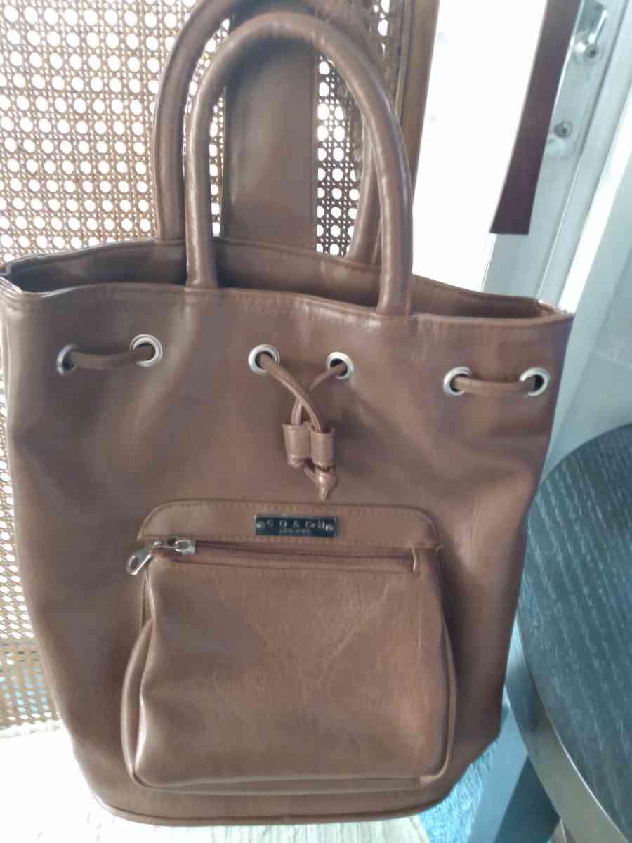 Leather Coach bag with over shoulder strap - Cincinnati, Ohio - FleaMarketBay