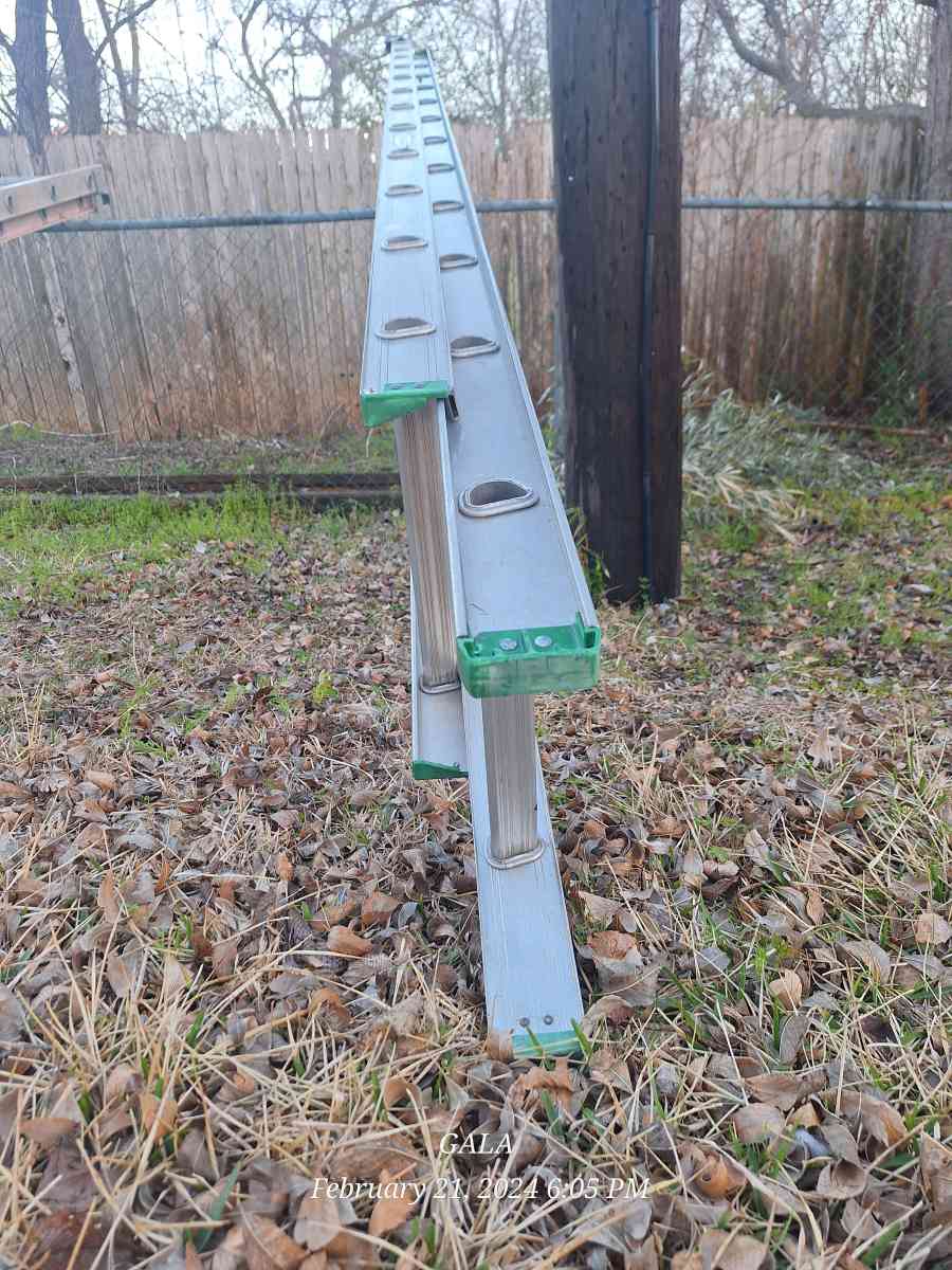 Warner aluminum 24 ft ladder - Austin, Texas - FleaMarketBay