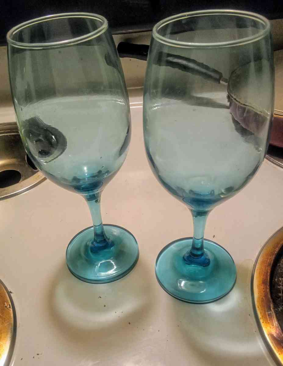 Wine glasses - Ontario, New York - FleaMarketBay