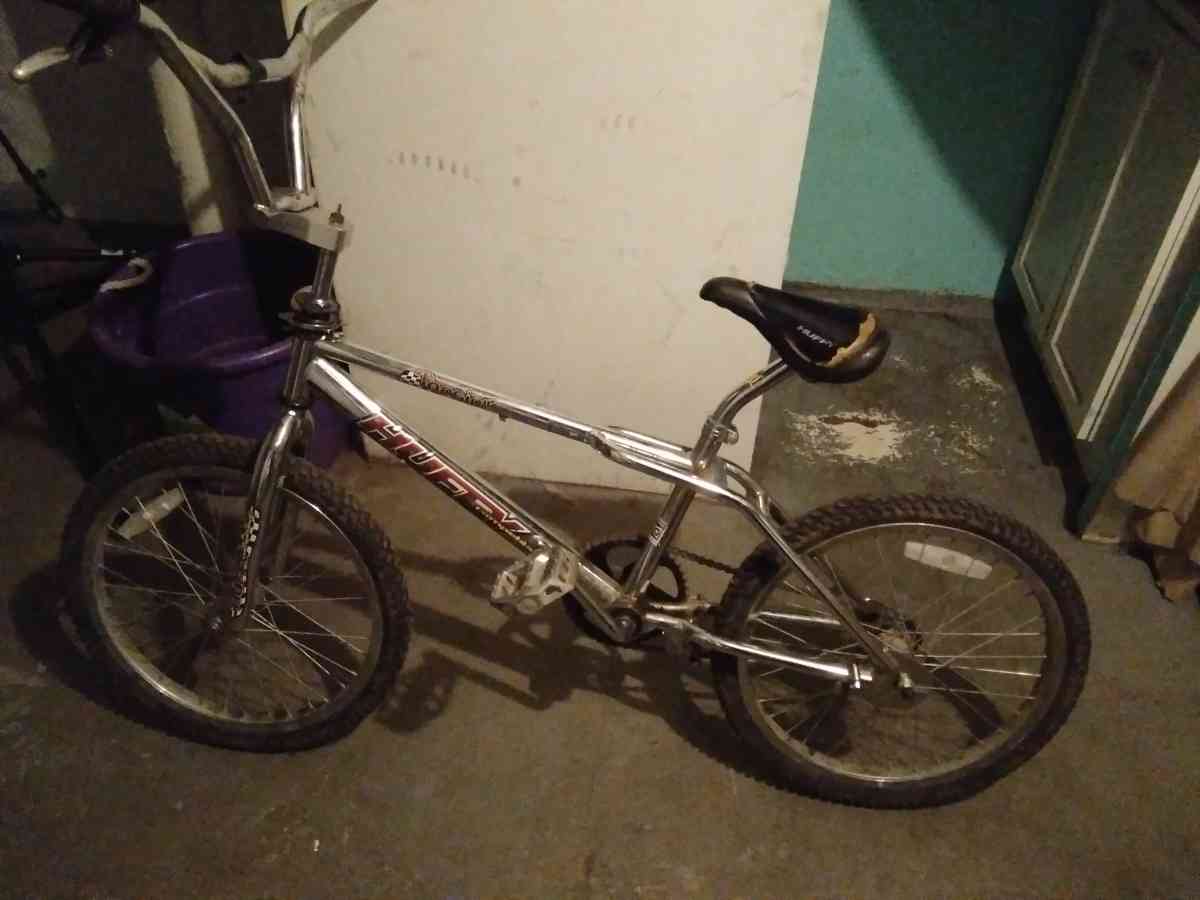 everything on that bike is original except for the rims and