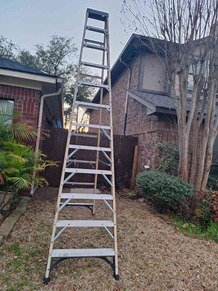 ladder Sale 12 ft - Mesquite, Texas - FleaMarketBay