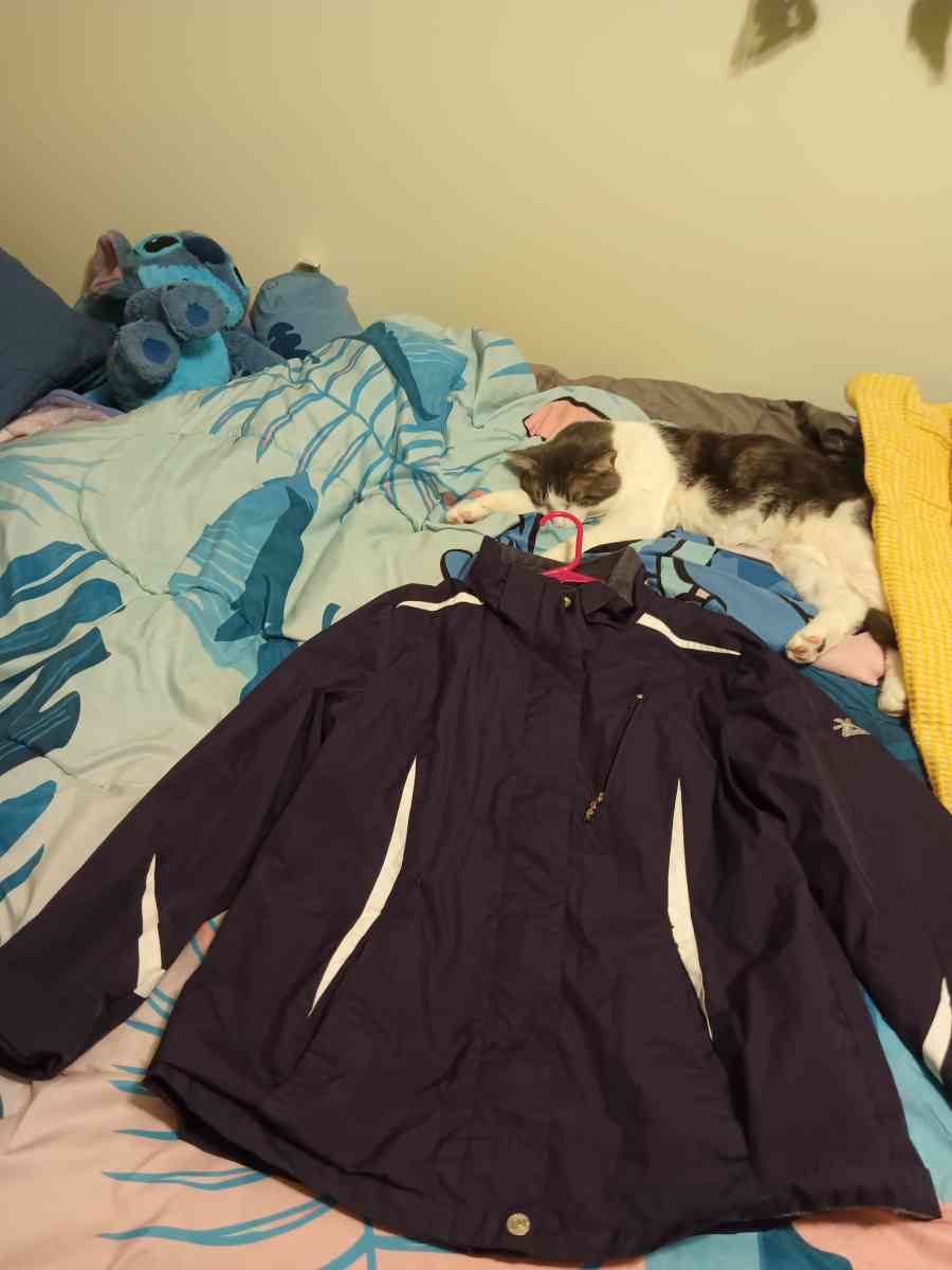 purple coat - Warriors Mark, Pennsylvania - FleaMarketBay