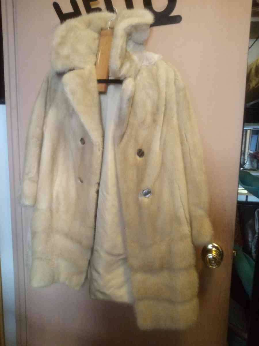 Mink vintage short coat - New York, New York - FleaMarketBay