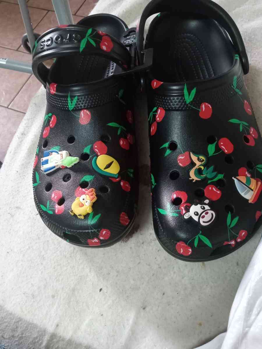 slippers - Gastonia, North Carolina - FleaMarketBay