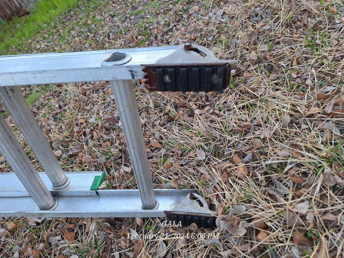 Warner aluminum 24 ft ladder - Austin, Texas - FleaMarketBay