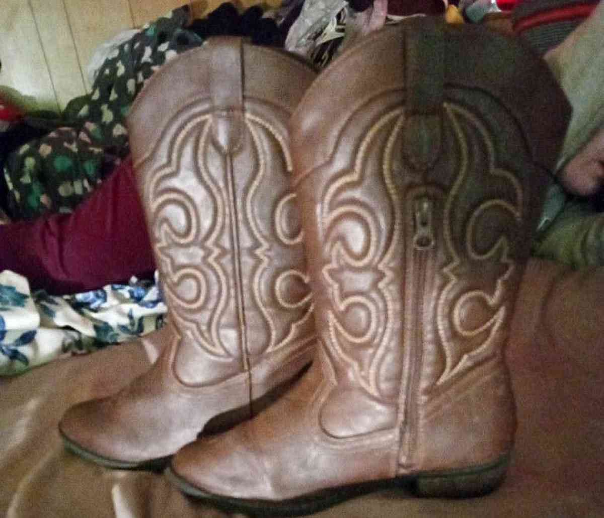 SIZE 4 - Cleveland, Tennessee - FleaMarketBay