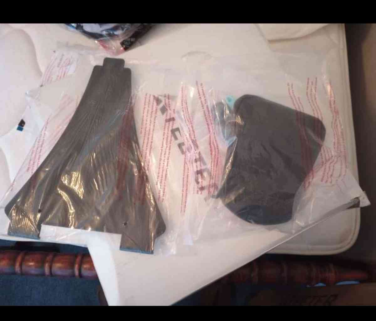 Teeter lx9 inversion table with accessories - Elm City, North Carolina - FleaMarketBay