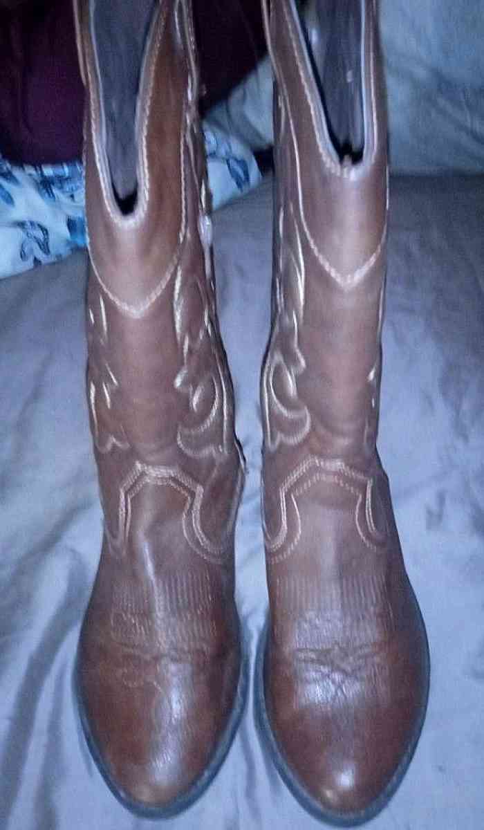 SIZE 4 - Cleveland, Tennessee - FleaMarketBay