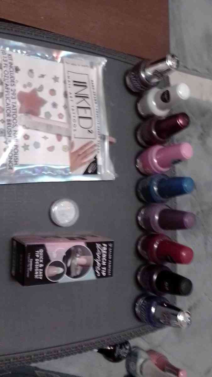 Nail Polish brand new and nail art estimated about 40 bottle - Jay, Oklahoma - FleaMarketBay