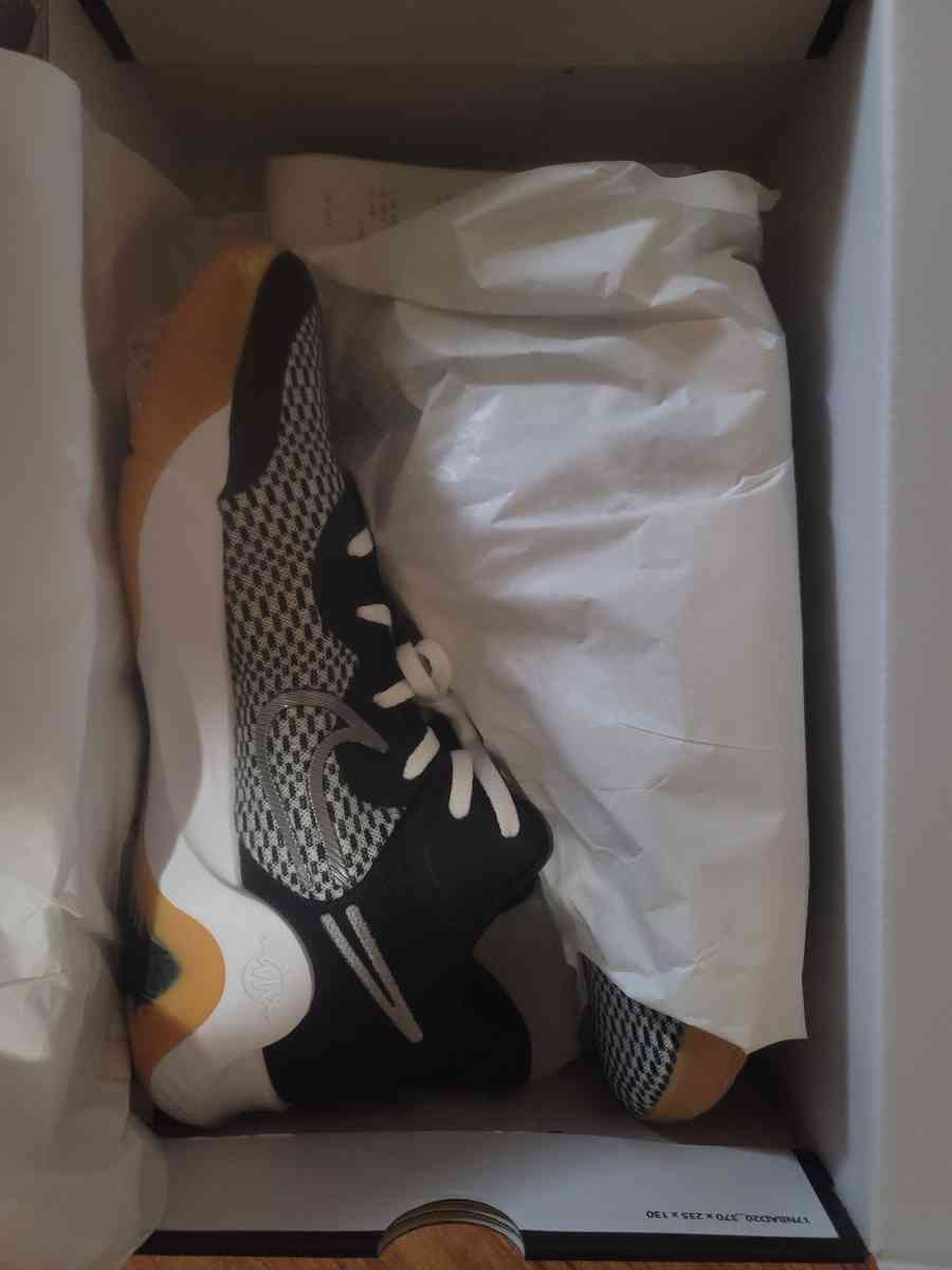 KD TREY 5IX siz 11 - Gulf Shores, Alabama - FleaMarketBay