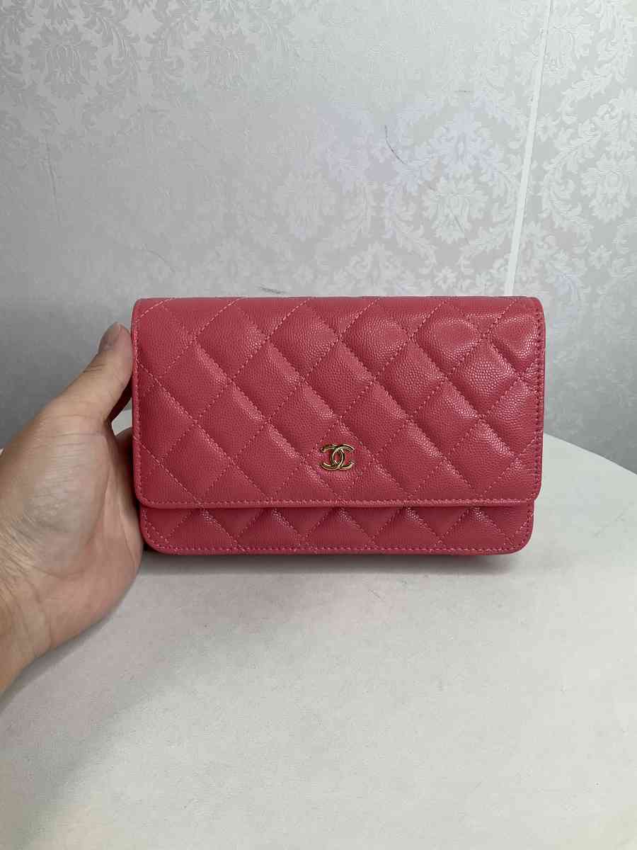 purses - Redwood City, California - FleaMarketBay