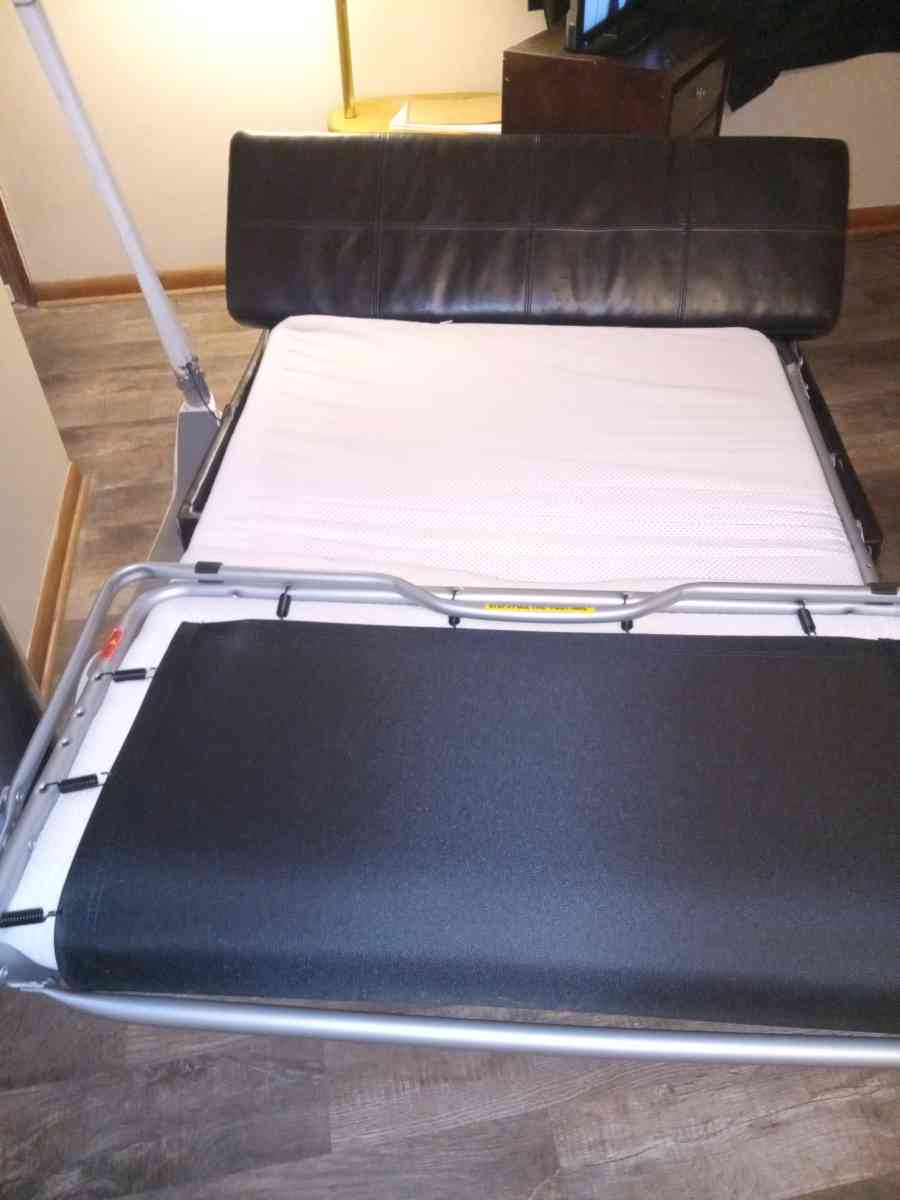 Hide a bed Ottman - Omaha, Nebraska - FleaMarketBay