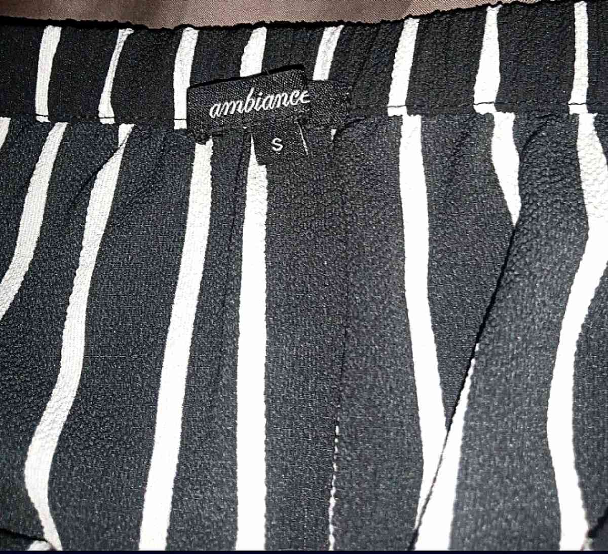 AMBIANCE SZ SMALL - Cleveland, Tennessee - FleaMarketBay