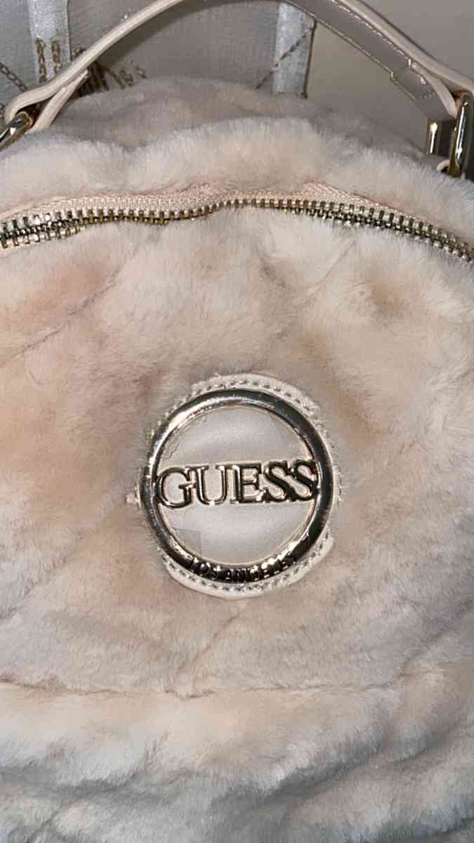guess backpack - Houston, Texas - FleaMarketBay