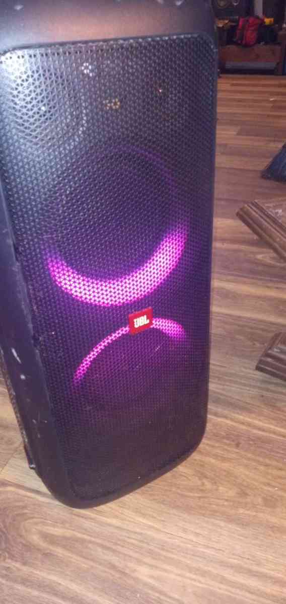 Jbl Bluetooth  subwoofer speaker - Barnesville, Georgia - FleaMarketBay