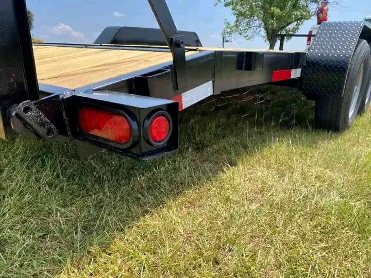 Trailer - Charlotte, North Carolina - FleaMarketBay